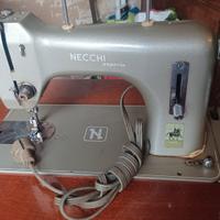 Macchina da cucire Necchi Esperia anni 70