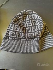 Cappello fendi