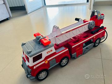 Camion pompieri con suoneria