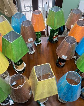 Lampade fatte con bellissime bottiglie di liquore