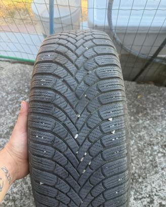 Gomme bridgestone 215/65R17