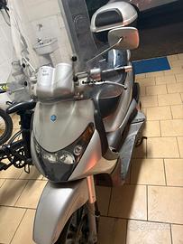 Beverly 200 anno 2003