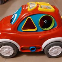 Macchinina giocattolo