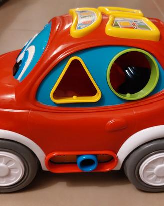 Macchinina giocattolo