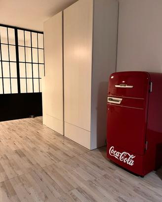 Frigorifero FIAT anni ’60 rosso Coca-Cola