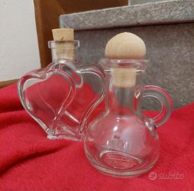 Bottigliette in vetro.