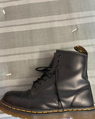 Dr Martens nere