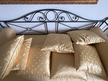 Divano letto antico in ferro battuto con materasso