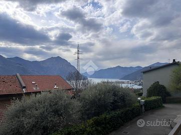 VILLA A SCHIERA A COSTA VOLPINO