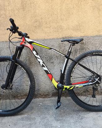 MTB in carbonio 29 pollici Shimano XT