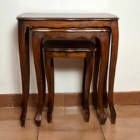 tris tavolini in noce salva spazio. stile Luigi XV