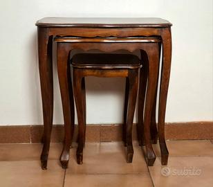 tris tavolini in noce salva spazio. stile Luigi XV
