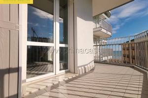 FRONTE MARE CON POSTO IN SPIAGGIA Rif.1771