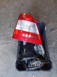 fanalino posteriori mercedes ml del 2003
