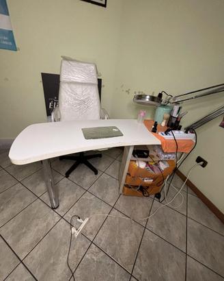 Tavolo Manicure Professionale Completo