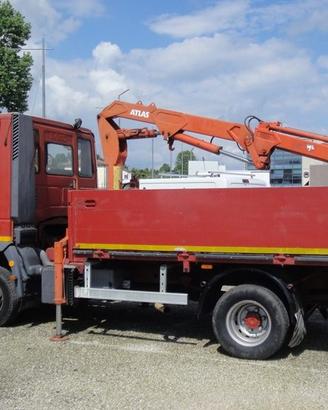 IVECO Eurocargo 75E12 con gru
