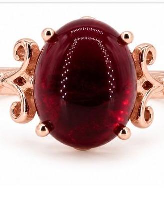 Anello con rubino