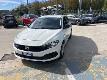 FIAT Tipo 1.5 Hybrid DCT 5 porte vettura a no...