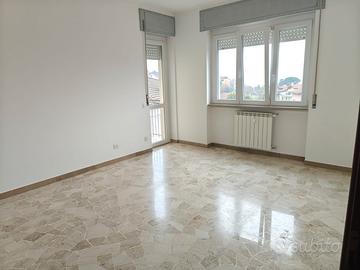 AMPIO 3loc CON POSTO AUTO SPESE INCLUSE