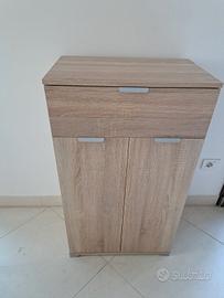 Mobiletto con due ante e cassetto