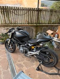 Ducati Monster 696