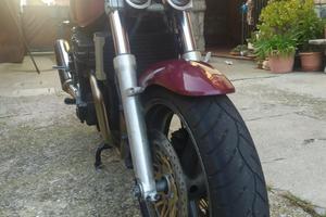 Suzuki gsx 750 inazuma