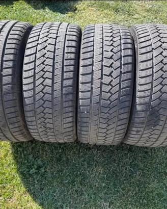 Gomme invernali 215 40 17