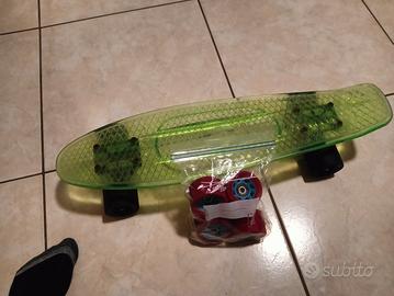 skateboard verde trasparente.