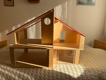 Casa bambole in legno