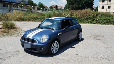 mini Cooper da sistemare 