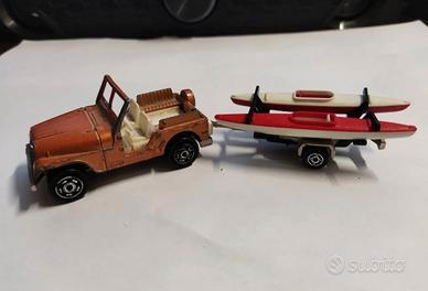 Majorette Jeep con carrello canoe  Scala 1:54