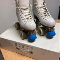 Pattini a rotelle per pattinaggio artistico