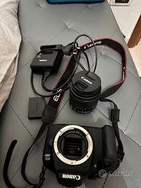 Canon EOS 2000D + accessori