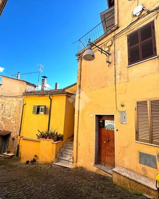 3 LOCALI A SUBIACO
