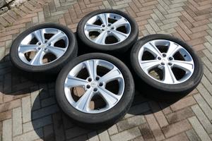 cerchi in lega originali Chevrolet Captiva con gom