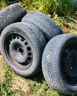 Cerchi in ferro e gomme 205 55 R16 4x108