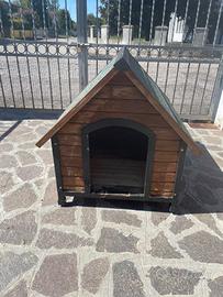 Cuccia per cani in legno