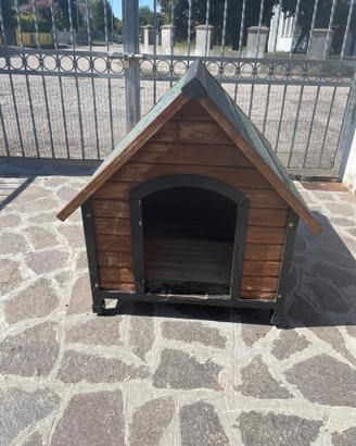 Cuccia per cani in legno