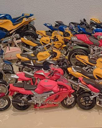 modellini di moto e auto 