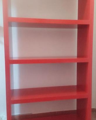 Libreria Ikea rossa