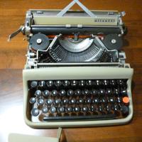 MACCHINA SCRIVERE OLIVETTI 22