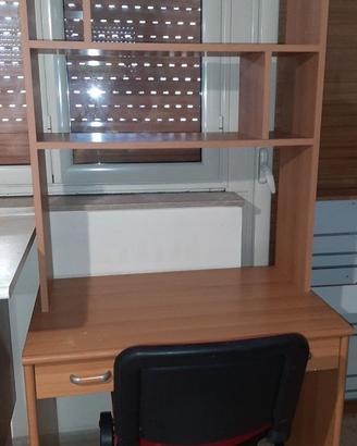 0TTIME CONDIZIONI scrivania cn sedia e libreria 
