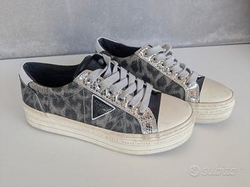 Sneakers Guess