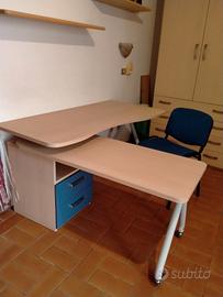 scrivania con poltroncina 
