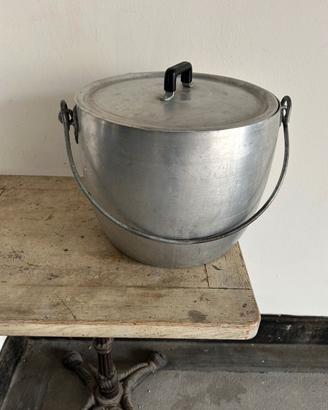 Grande pentola per salsa