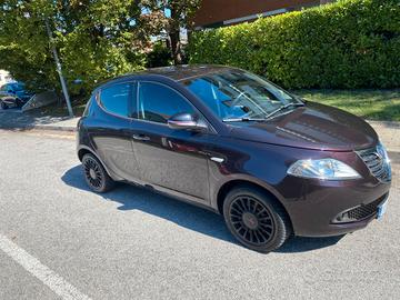 Lancia Ypsilon 1.2 69 CV 5 porte Elefantino