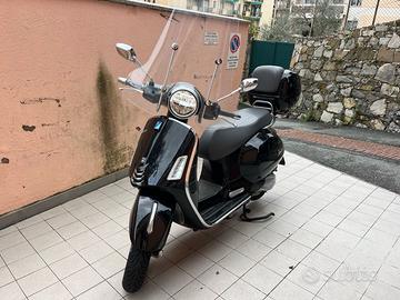 Piaggio Vespa 300 GTS