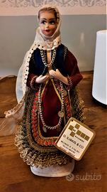 Statuina in porcellana vintage vecchia Grecia