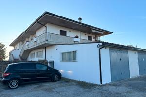 Appartamento indipendente con garage e giardino