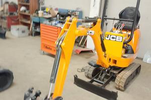 Miniescacatore JCB 8008